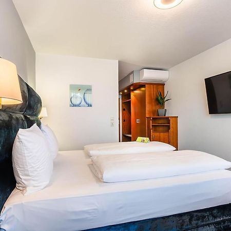 Hotel Frechener Hof Екстериор снимка