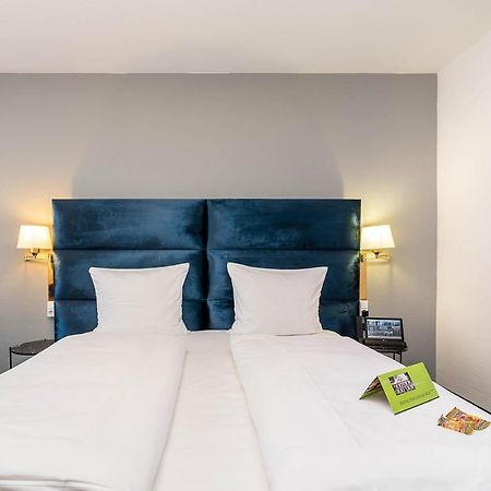 Hotel Frechener Hof Екстериор снимка