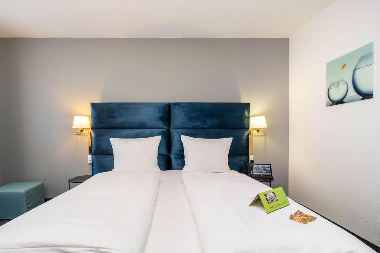 Hotel Frechener Hof Екстериор снимка
