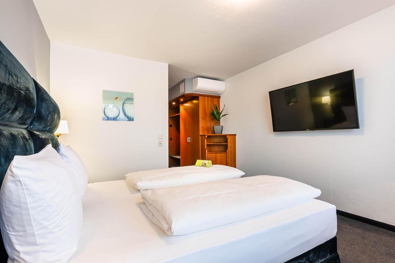 Hotel Frechener Hof Екстериор снимка