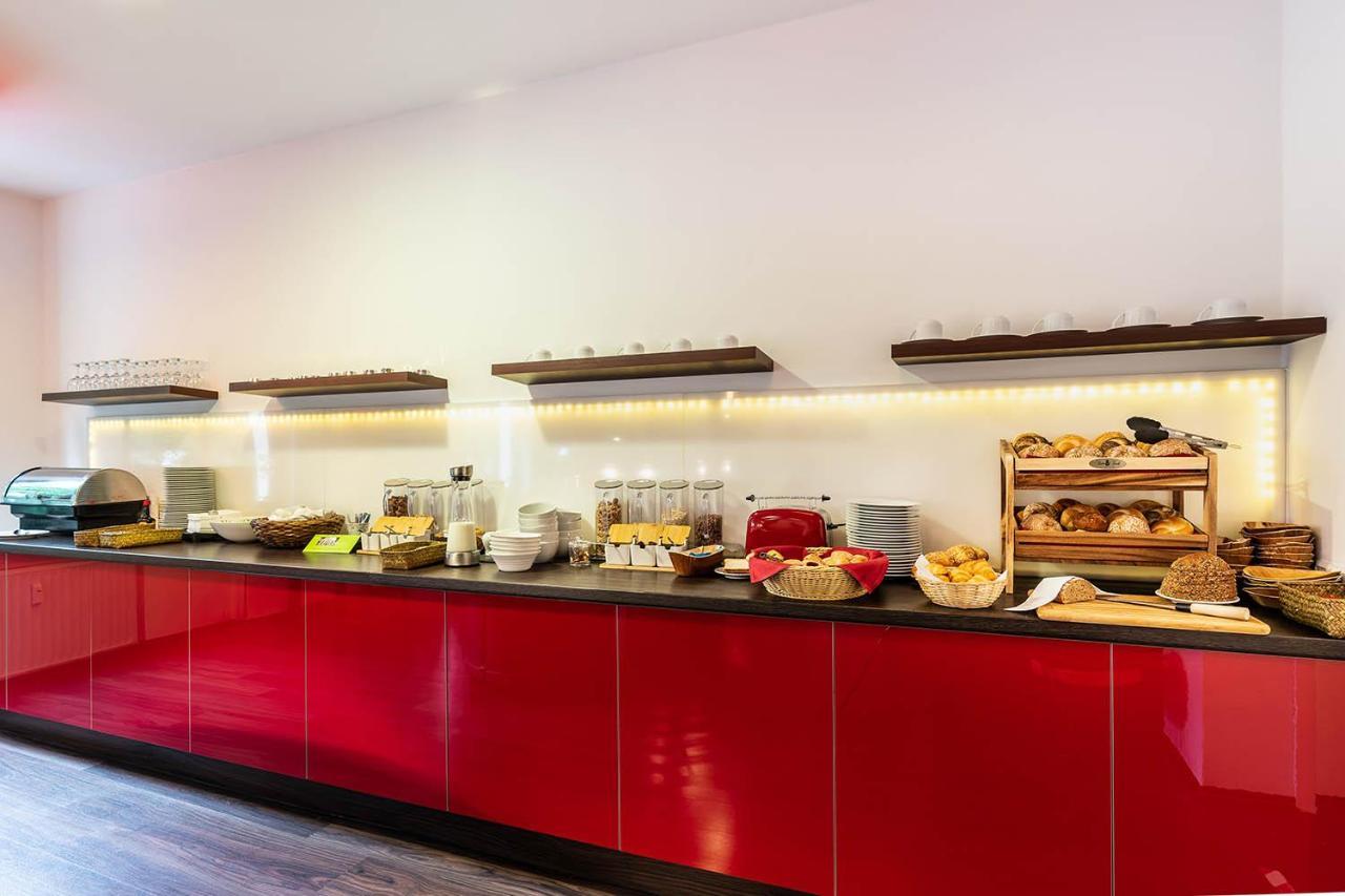 Hotel Frechener Hof Екстериор снимка