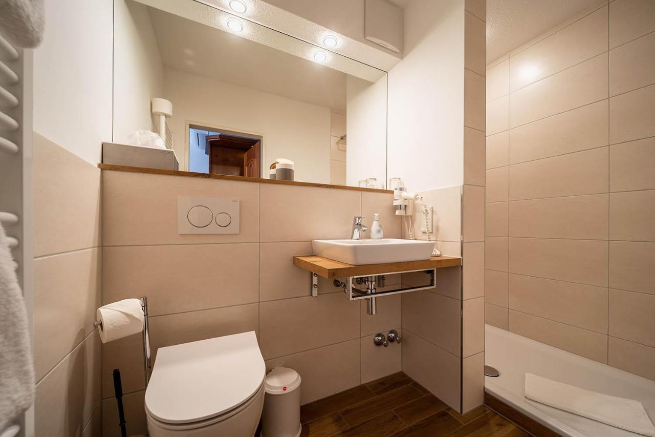 Hotel Frechener Hof Екстериор снимка