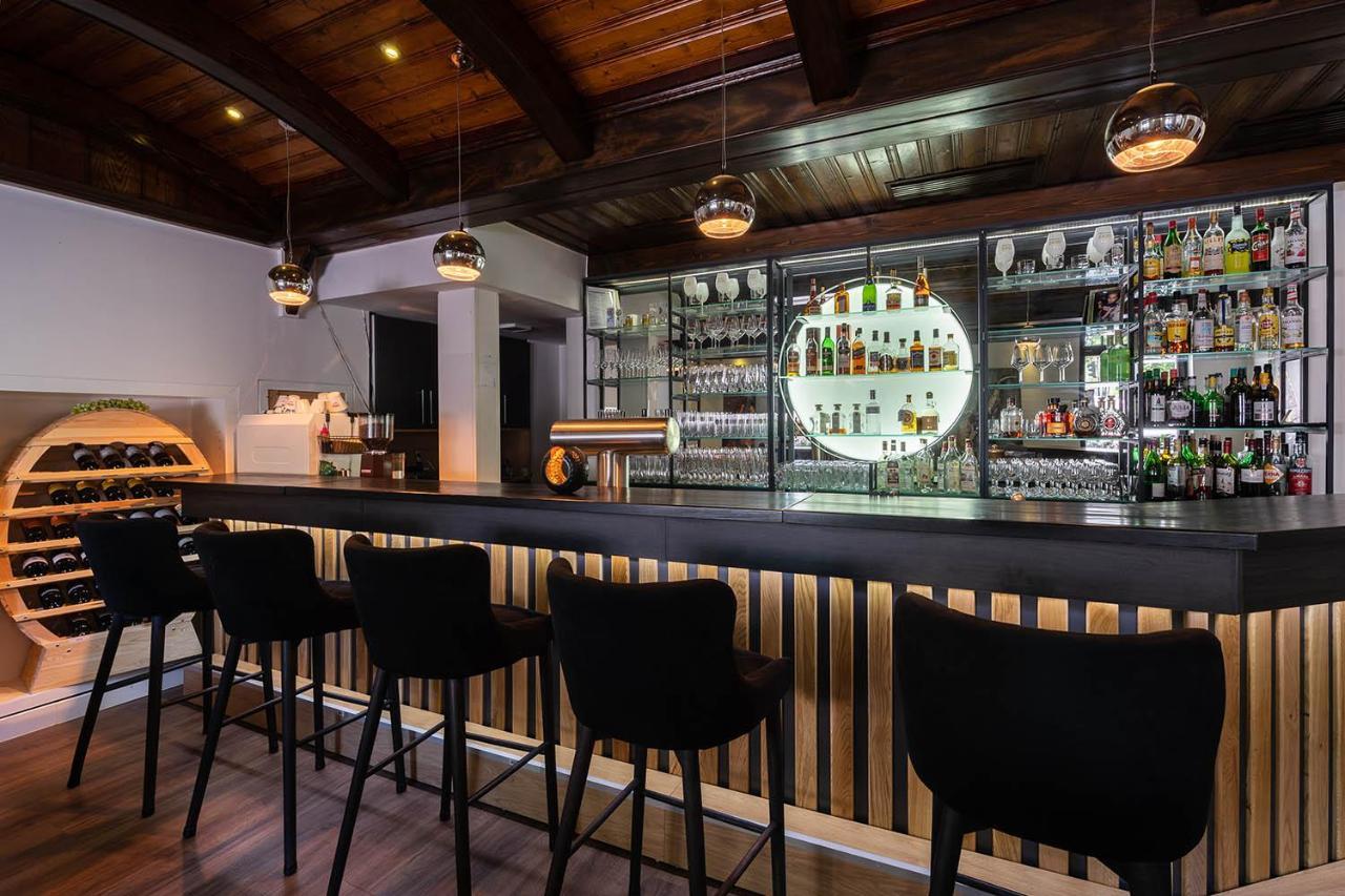 Hotel Frechener Hof Екстериор снимка