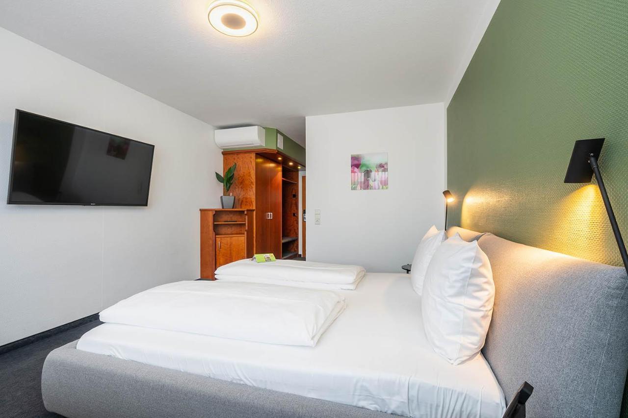 Hotel Frechener Hof Екстериор снимка