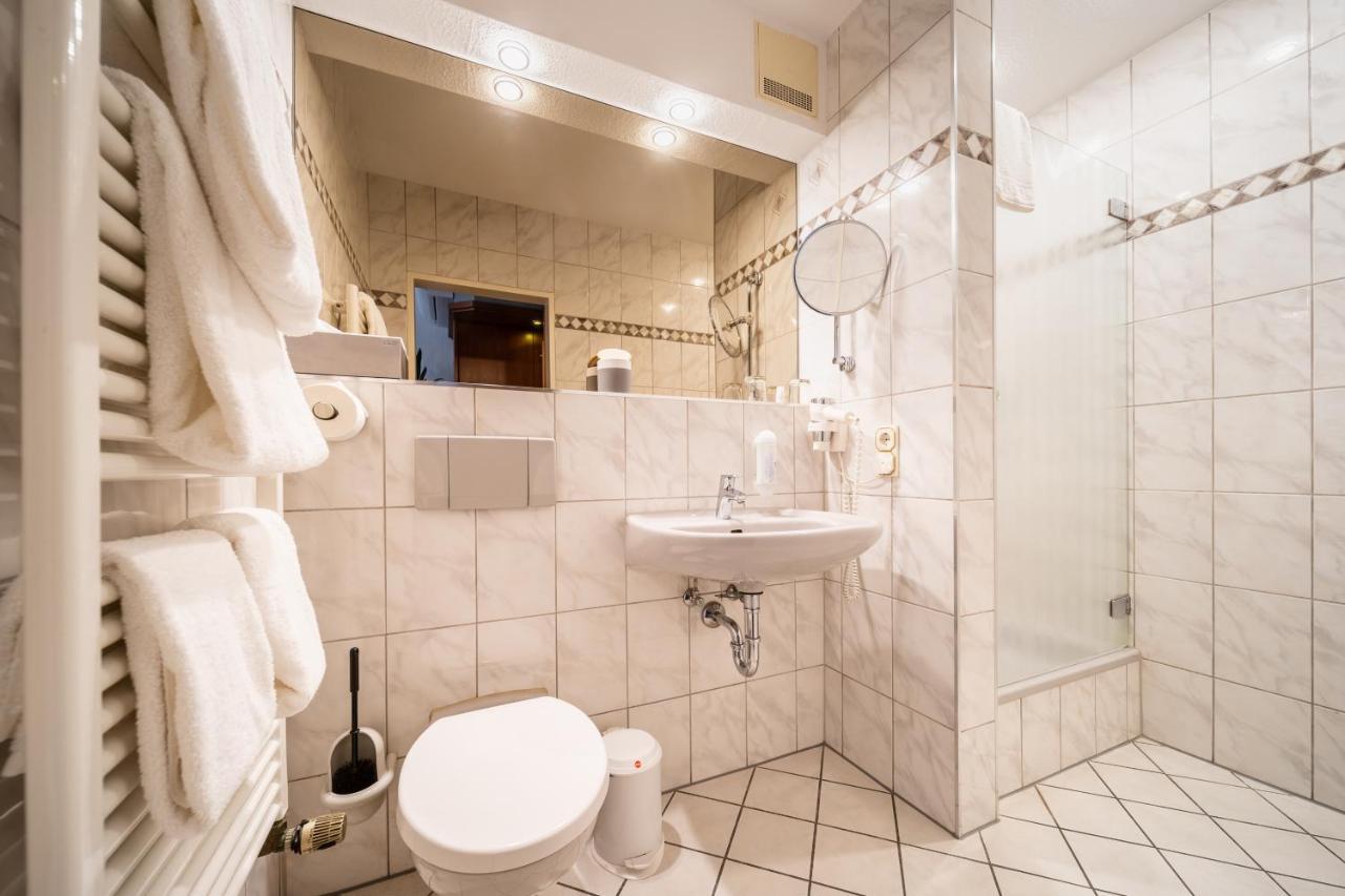 Hotel Frechener Hof Екстериор снимка