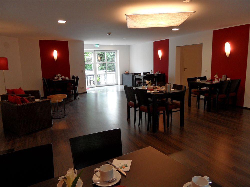Hotel Frechener Hof Екстериор снимка