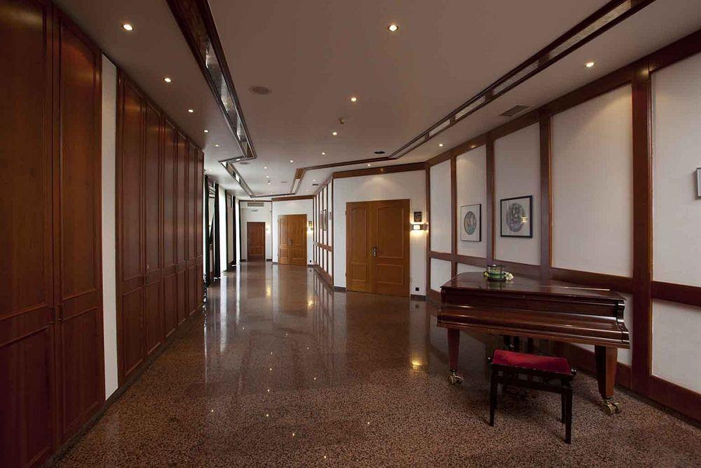 Hotel Frechener Hof Екстериор снимка